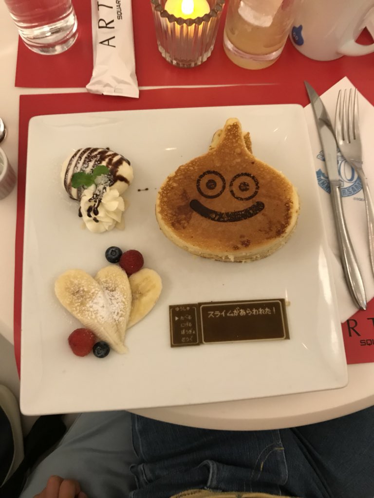 SatoshiNaka66's tweet photo. スライムのパンケーキセット！ほぼ子供達にあげちゃってぼくのが食べたのは顔半分くらいでした。 https://t.co/T304pH2m4e