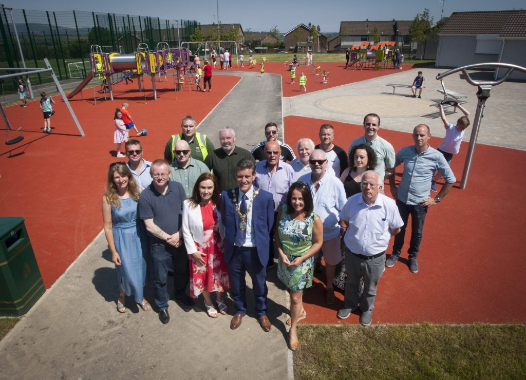 #Derry and #Strabane Mayor Visits Invest In Play Projects. #InvestInPlay #News nova-nn.com/2018/07/02/der…
