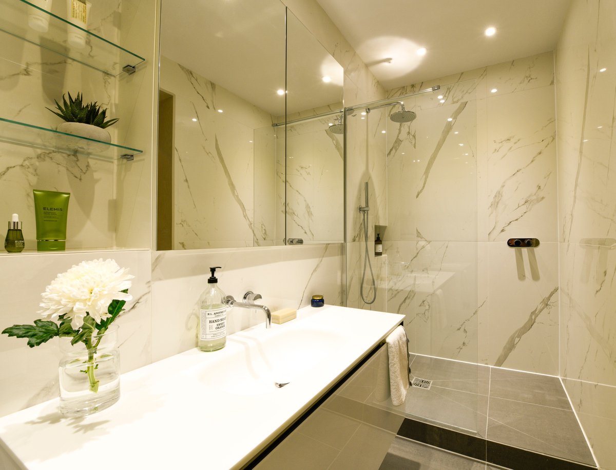 5melvcres's tweet photo. Check out our completed Duravit fitted bathrooms at 5 Melville Crescent. Don't miss out, there is only 1 apartment remaining... For more info go to https://t.co/RHmNJBwVn7 https://t.co/iJupgEfOGw