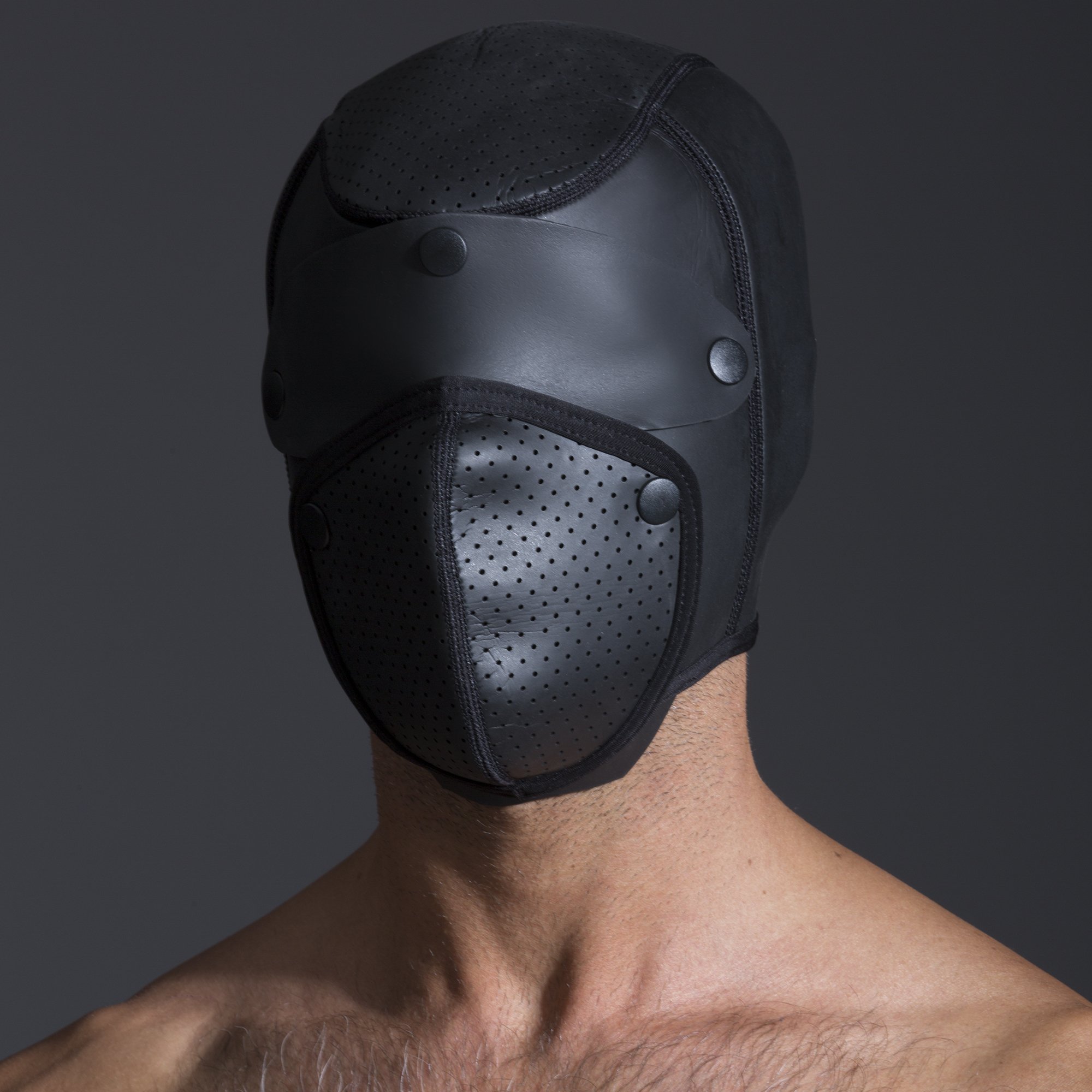 2 pic. Photoshooting for @665Leather by @ManoMartinez
Neoprene bondage hood. I like it 
https://t.co/52auuLKuEd