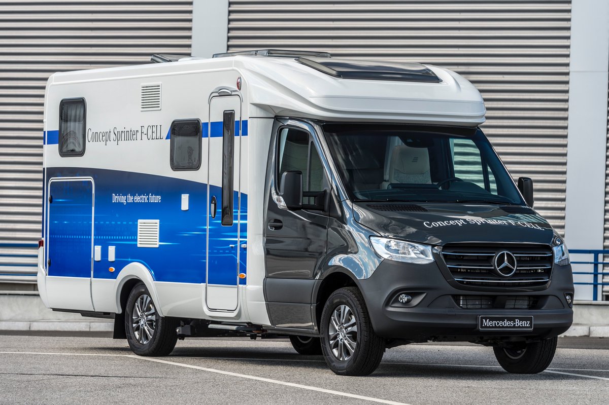florian_martens's tweet photo. While everybody is talking about mere electric vehicles, we're bringing the fuel cell back onto the stage of #eMobility. With a strong electric output & perfect for long range, the Concept #SprinterFCELL truly opens a new chapter at #MBVans. https://t.co/QS5xy001sM #newSprinter https://t.co/suWdL3gCbX
