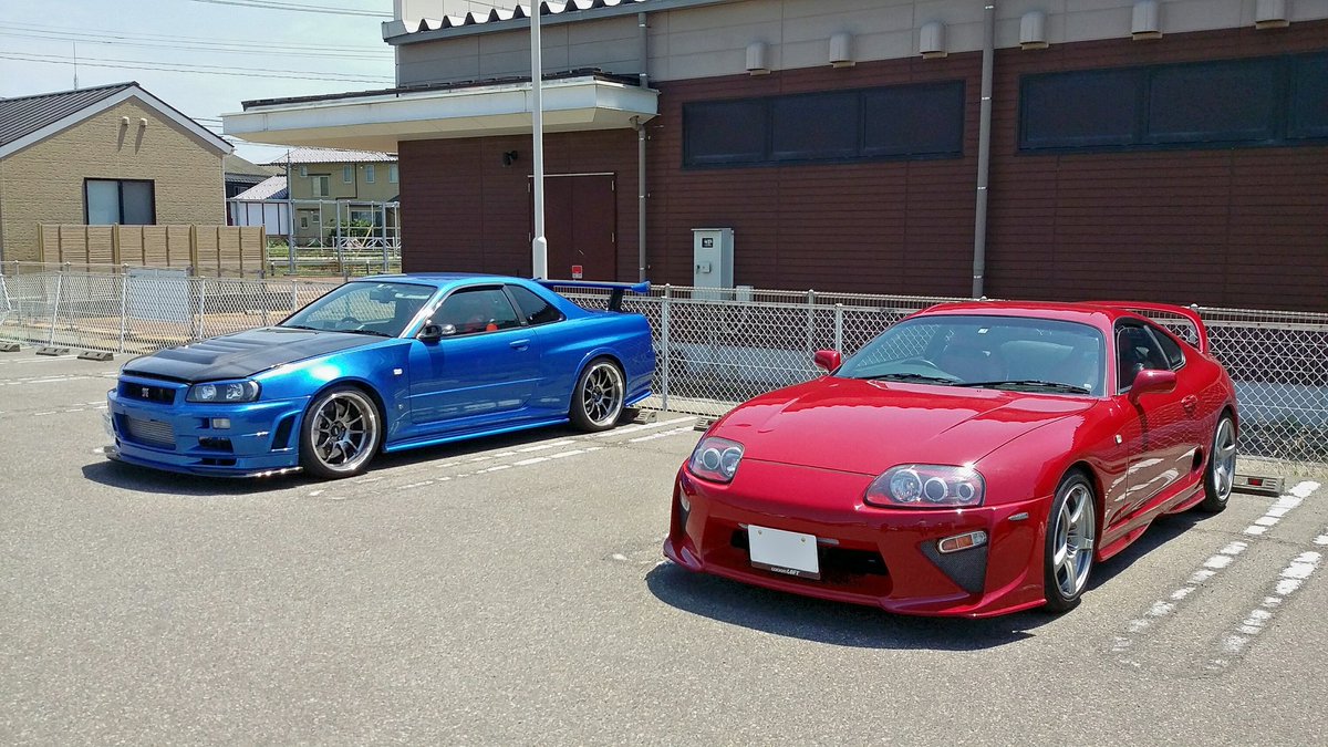 Nissan Gtr R35 And R34