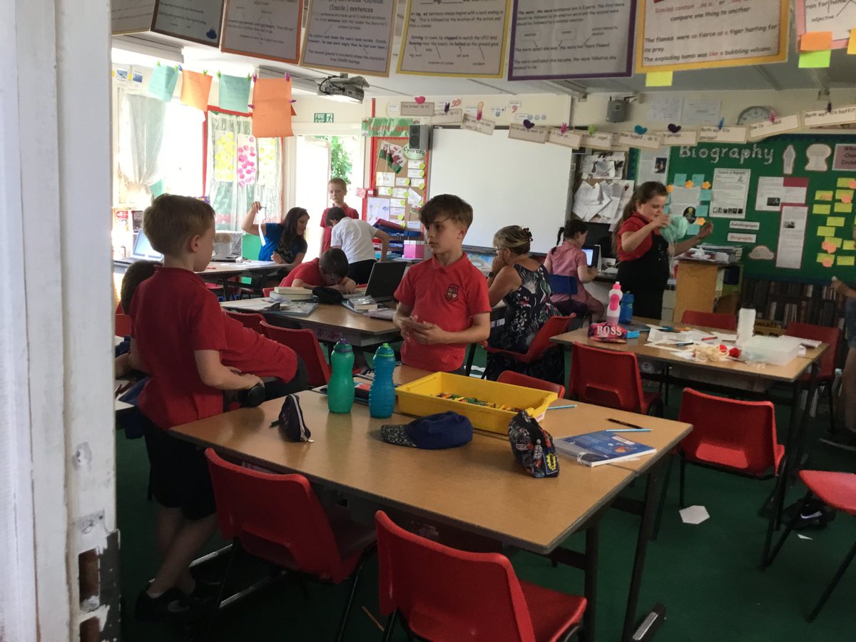 middle_karen's tweet photo. Young promoters @nazeeba are working hard getting ready to welcome @circorumbaba and their amazing show ’The Crow House.’ 16th July, at 6pm on our field, it is an outdoor theatre performance. Get your tickets at Victoria Primary, before they sell out! #thecrowhouse #enterprise https://t.co/LiHAxe7TpX