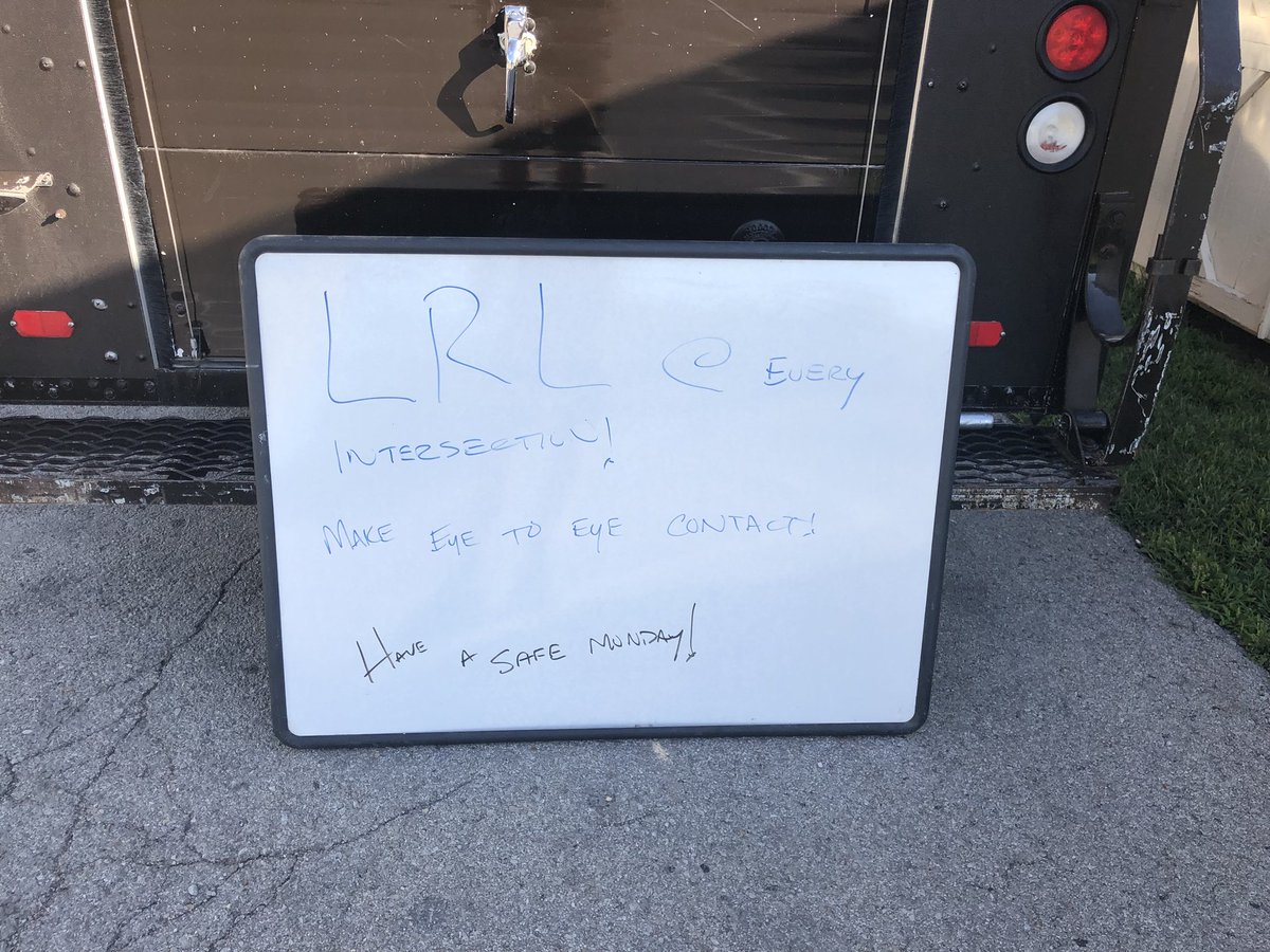 harnett151's tweet photo. Keep your eyes moving! LRL at every intersection!! @dwightclarkson @jrindafernshaw @WestCentralKSMO #SafetyFirst #sedmo https://t.co/Lx2UKZFoot