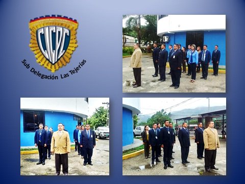 Funcionarios de esta oficina rinden homenaje a nuestros símbolos patrios, entonando las gloriosas notas de nuestro Himno Nacional e Institucional.