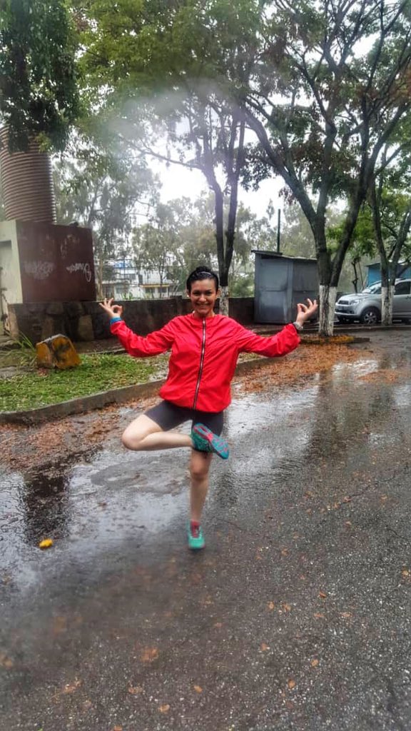 Correr es... Un remedio cuando estoy triste y una fiesta cuando estoy feliz ... Feliz inicio de semana .. Mundo 🎀🙏🏻