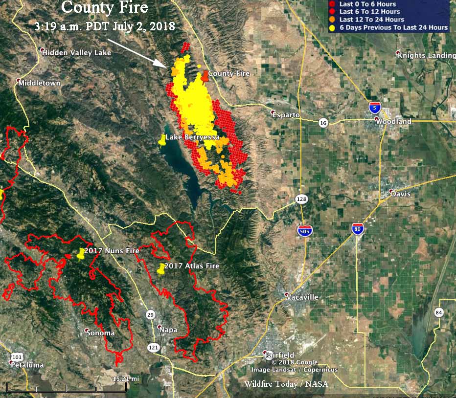 wildfiretoday's tweet image. #CountyFire northeast of San Francisco Bay Area roars through the hills above Lake Berryessa, burning over 1,000 acres/hour. 
 wildfiretoday.com/2018/07/02/cou…  #CAFire