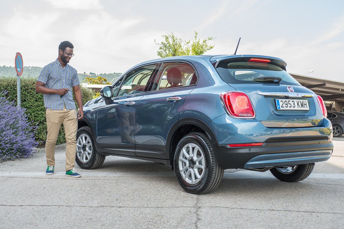 Fiat_es's tweet photo. ¿Adivinad quién tiene ya su #Fiat500X? @CesarBrandon93, ganador de @GotTalentES, se ha pasado hoy a recoger su premio. ¡Que lo disfrutes! https://t.co/K2fpdfRAIZ