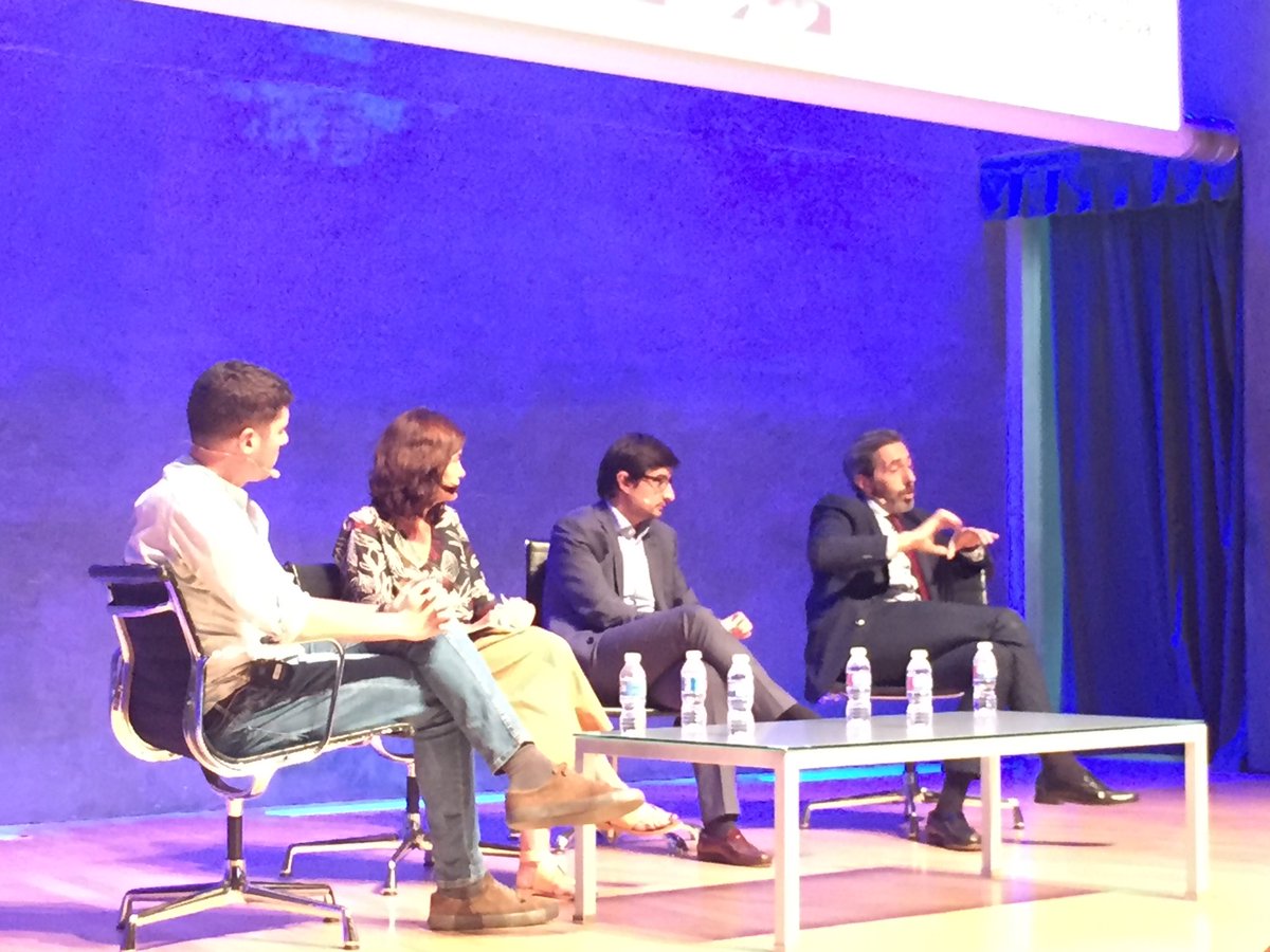 #bcnstartupcity Barcelona startup seminar’s finance panel: <a href="/ctrenchs/">Carlos Trenchs</a> @dayoneCABK seeks to facilitate relations between startups, funders and corporates. Opening offices in valencia and Lisbon soon.