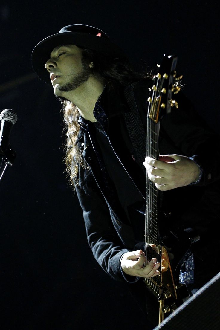 Happy Birthday to Daron Malakian! 