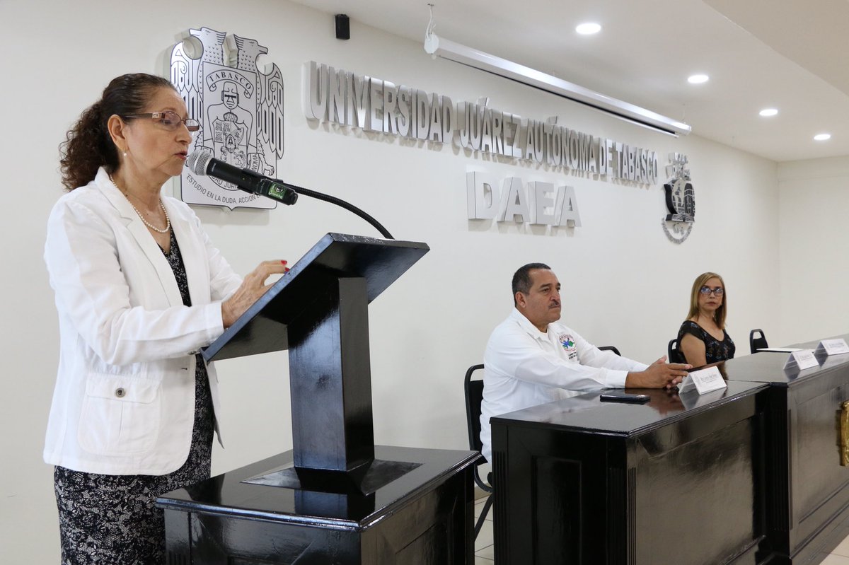 GarcaMa4's tweet photo. Somos sede de los Cursos de Formación y Actualización Docente, 2018-B del COBATAB, impartidos por profesores de esta división. Evento Inaugurado por de la Dra. Maria A. Ramírez Frías Directora Académica en representación del  Mtro. Emilio de Ygartua y Monteverde Dir. del COBATAB. https://t.co/8KIRB8utPF