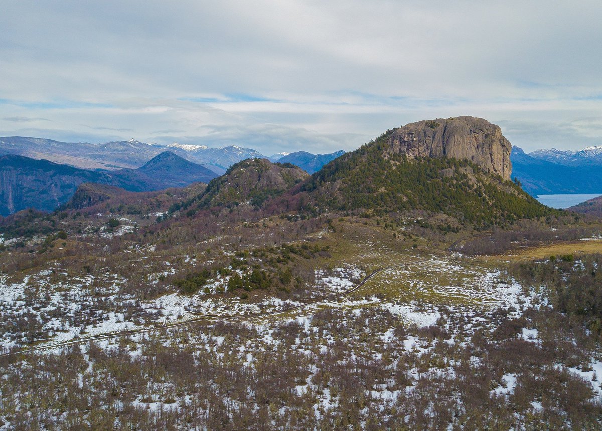 ¿Conocés este paisaje de #SanMartíndelosAndes ??
Llegar a la Piedra de Tompul es una aventura más para la temporada invernal! 😉