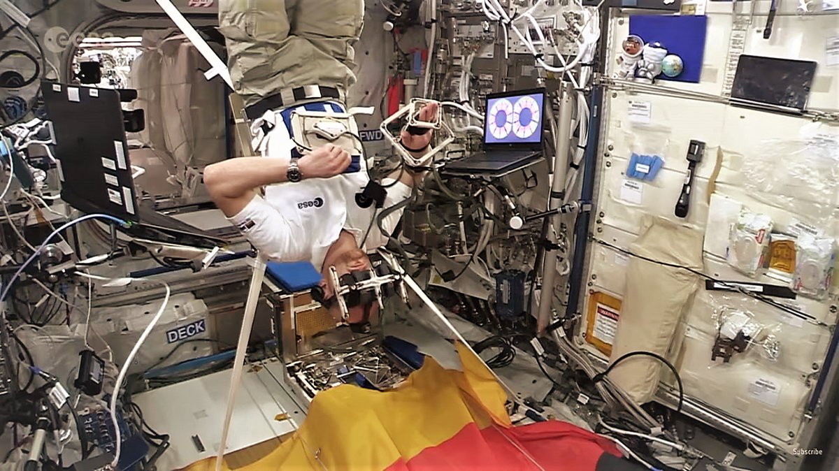 ISS Astronaut Uses Oculus Rift in Experiment to Understand How Space Effects Hand-eye Coordination ow.ly/e24Z30kLkHt <a href="/Astro_Alex/">Alexander Gerst</a> <a href="/esa/">European Space Agency</a> <a href="/oculus/">Oculus 👉 Meta Quest</a>