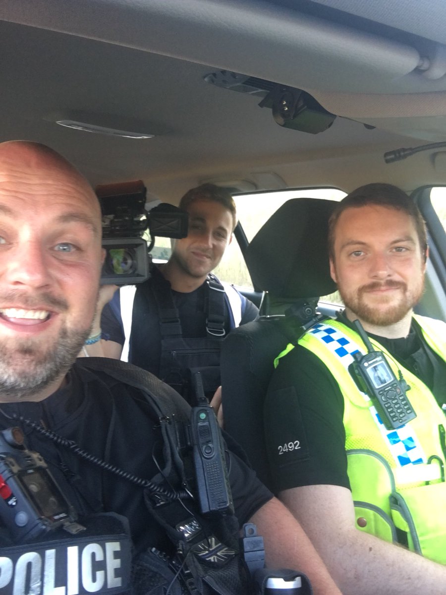 robbo_joker's tweet photo. Police Interceptors out with me again. Behave out there or you could be on TV π https://t.co/QEvMmHzUaD