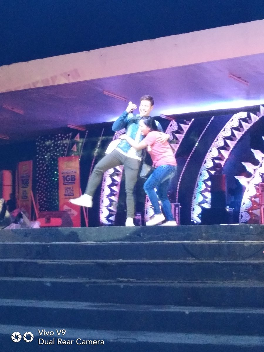 thalivonF's tweet photo. We've witnessed @ReggieATortugo and his endearing performances and the tone quality, naku sobrang galing. Thank you Tacloban City for inviting him during the fiesta celebration June 30, 2018.
@ReggieATortugo
#TNTAllStarShowdown
#TNTAllStarReggieTortugo
#RTFanatics https://t.co/Bjl2zUaoHF