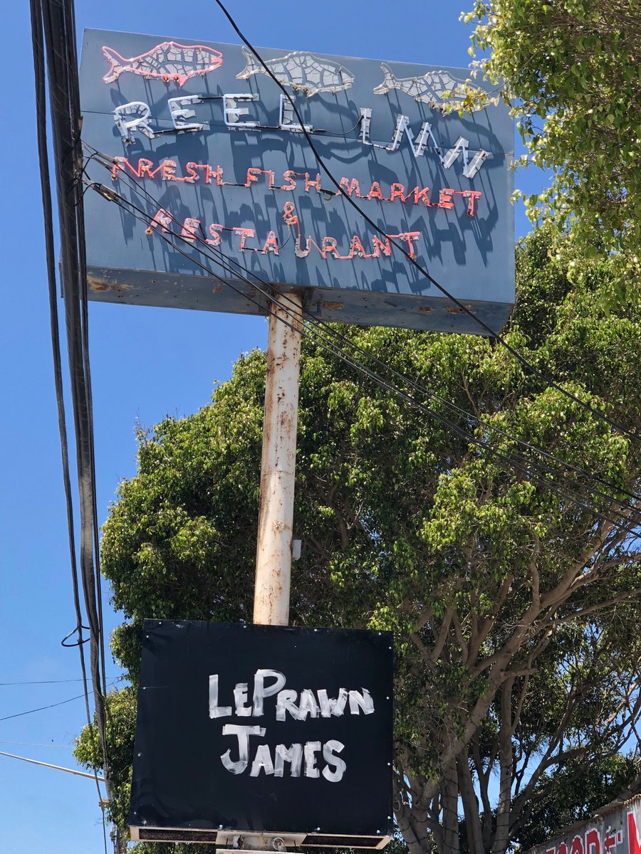 queenbeach1's tweet photo. #DudeLABron a Malibu welcome #LePrawnJames #LABronShow #Lakers @KTLAnewsdesk @KNBC4Desk @KCBSKCALDesk @MalibuTimes https://t.co/LGz191c6UN