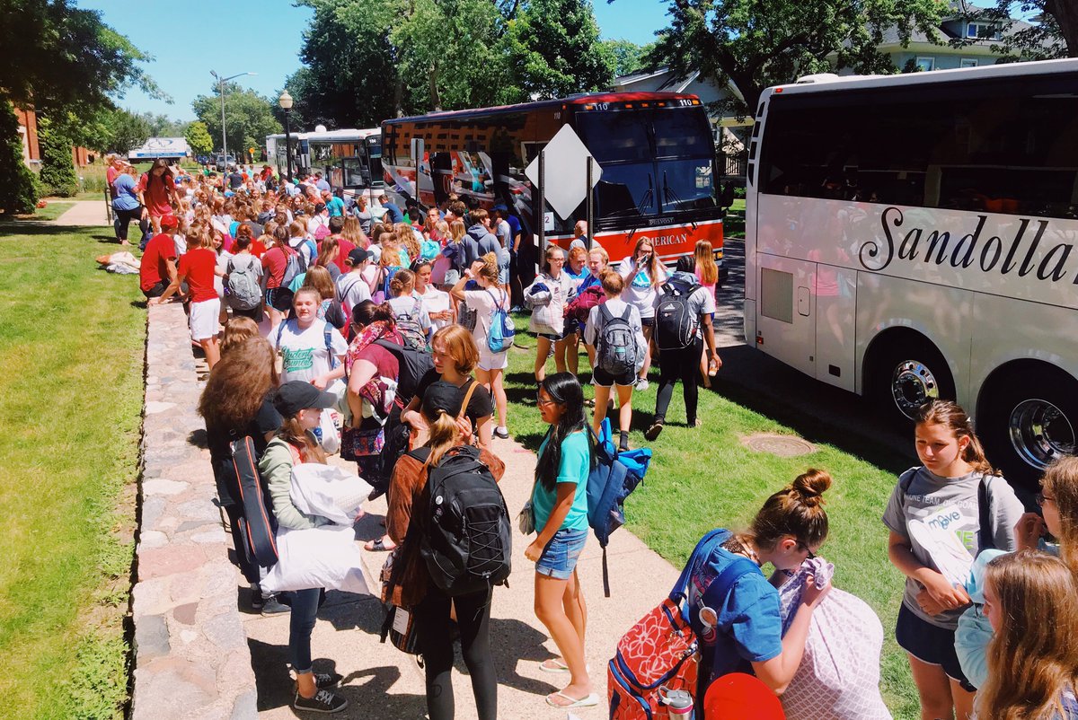 We’ve arrived!  Ladies are unloading first then the guys!  #risingatmove #ciymove #move2018