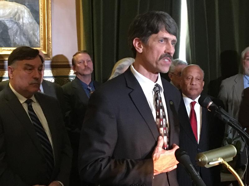 Campaign 2018: Sen. John Rodgers' Write-In Bid For Governor dlvr.it/QZD7hY https://t.co/CVzG4cSJsj