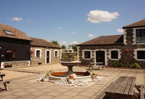 TheBBDirectory's tweet photo. Coach House Hotel offers guest accommodation within the Hertfordshire village of Flint Cross.
https://t.co/LWORWt4F5R
#FlintCross #Royston #Hertfordshire #England #Holiday #Travel #Accommodation #BedandBreakfast #Summer https://t.co/VehuNJRPna