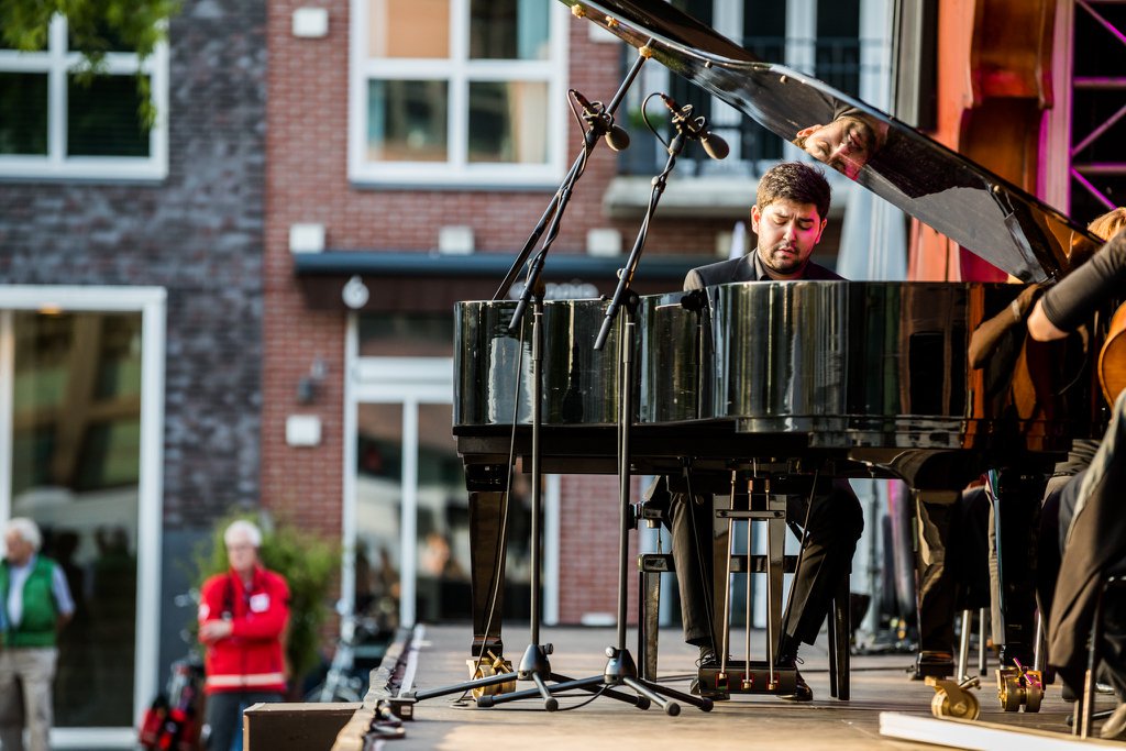 hetNNOnu's tweet photo. Sfeerimpressie van het openingsconcert @cityproms 2018 met Behzod Abdurahimov en Per Otto Johansson. Foto's door Grotografie en Ruben van Vliet. #cityproms https://t.co/D1VcwFTJpt