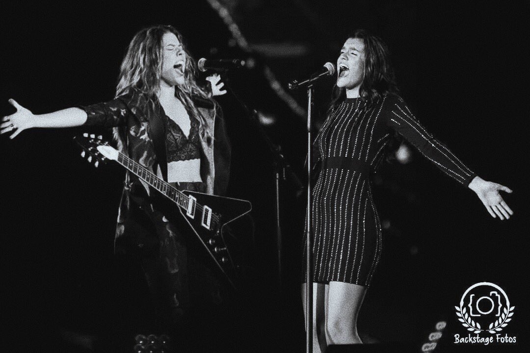 archiveamiriam's tweet photo. 🎤🖤 https://t.co/chSR36Mq4E
