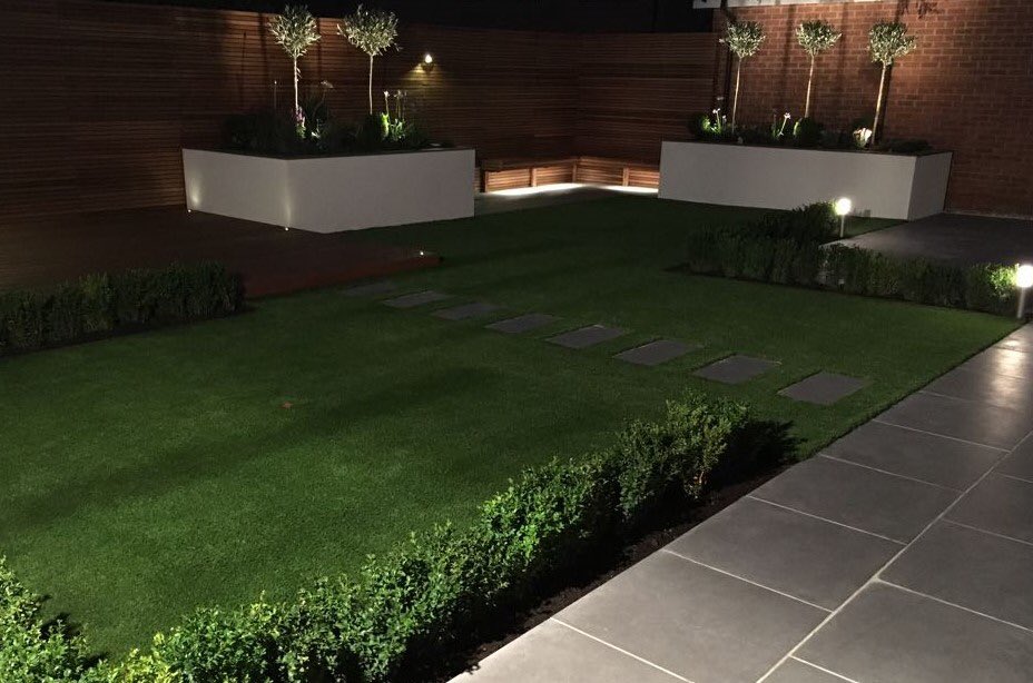 lands4living's tweet photo. #Landscapes4living #inlite #marssallssymphonypaving #marshallssummerlawn all great products #bestbyfar day shots coming soon🌞 clients dusk shots for now .. #teamL4L #krend #cedartrellis #hampshirelandscaping https://t.co/yKYG3KcoXJ