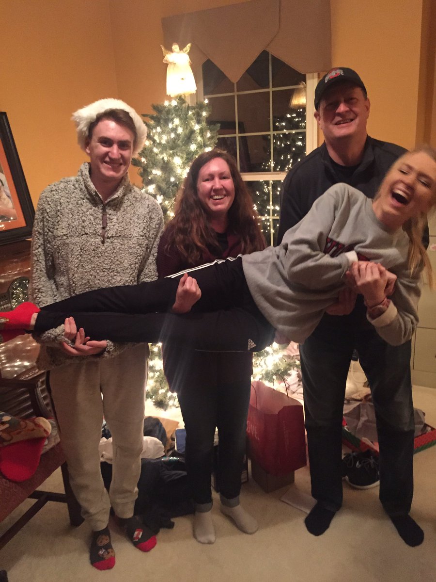 lizzyrop589's tweet photo. beyond heartbreaking to say these words so soon...2 days ago I unexpectedly lost my bestest friend. Dad you were so amazing to everyone around you. You always did everything to make me happy and you were my #1 fan. Watch me do big things from up there I love you unconditionally💙 https://t.co/qjpCJKrjLA