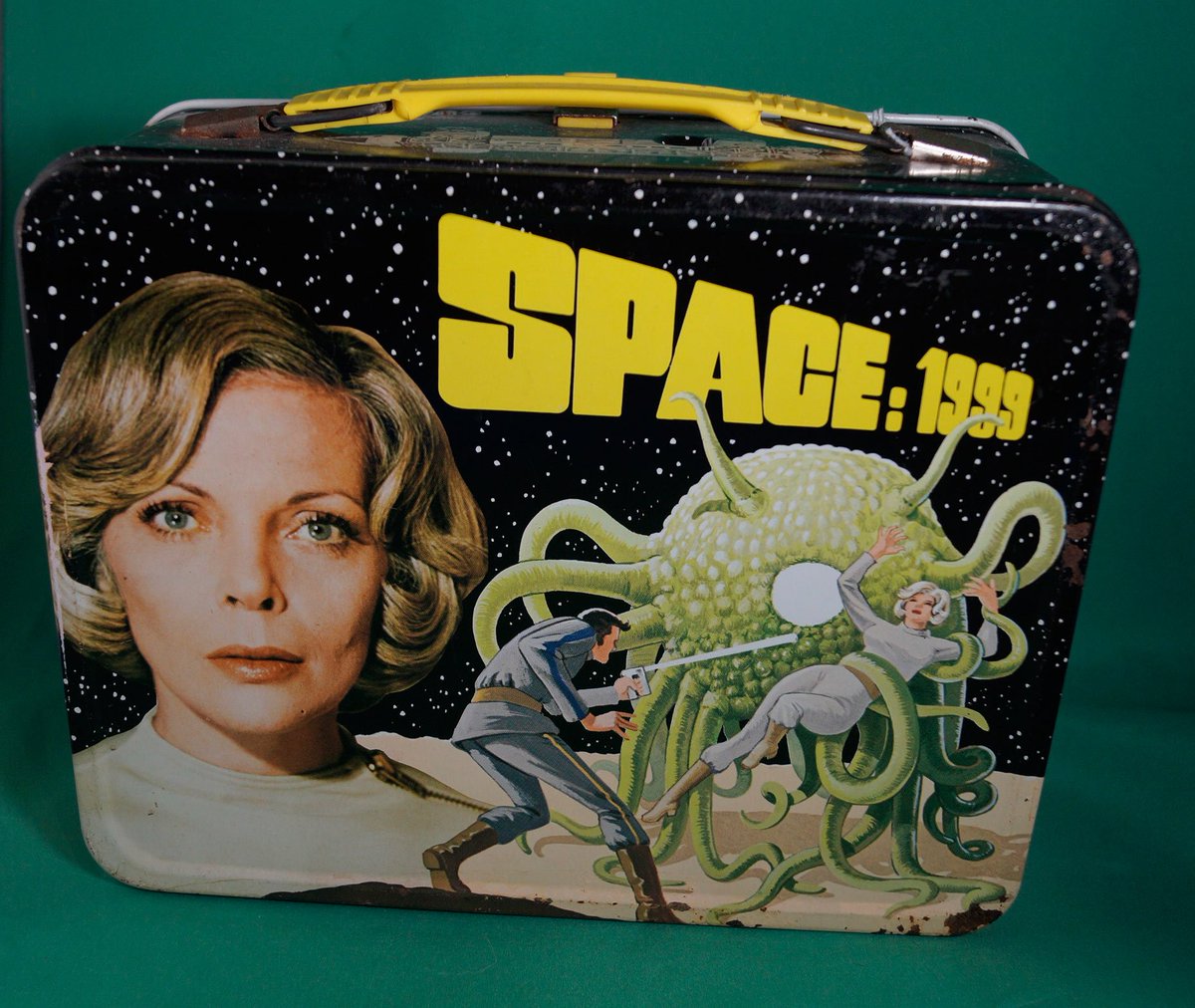 Plaidstallions's tweet photo. Today we take a loving look at the Space:1999 lunchbox, say what you will about the series (I'm a fan) but the merchandise was in a league of its own. #GerryAnderson #Space1999 #lunchboxes https://t.co/nAIW6XFaXQ https://t.co/5D4EMNSCBq