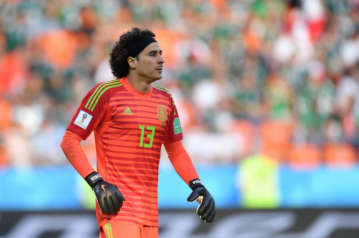 Mundialistas's tweet photo. El arquero de la Copa del Mundo. 25 atajadas, 8 ante la selección de Brasil. Salvó a su país en incontables ocaciones y volvió a poner el nombre de México en alto. SAN MEMO OCHOA. 🇲🇽 https://t.co/T4gBth9Wml