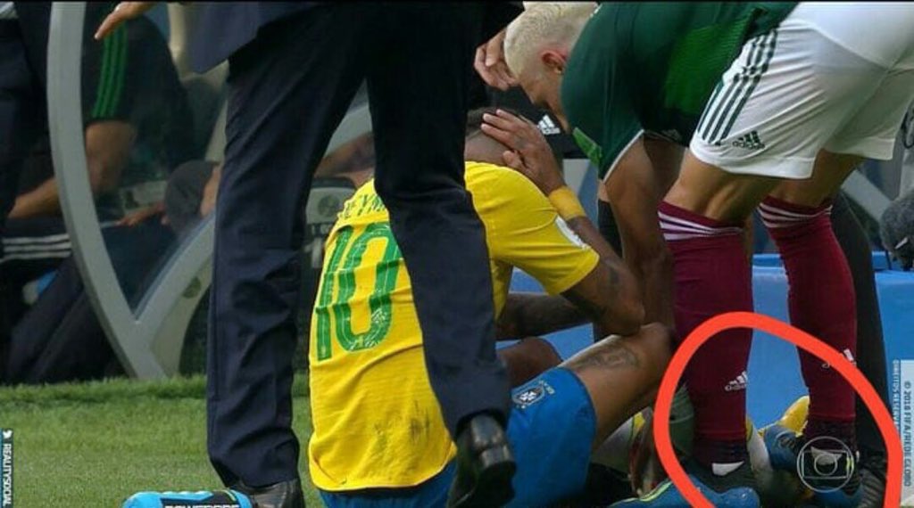 <a href="/Mattdavelewis/">🇺🇦Matthew Lewis🇺🇦</a> He’s been playing a lot better than he was on the first two games. He is internationally known because he is amazing on what he does. He’s one of the greatest soccer players and you just can’t assume this is ok. He had a surgery just months ago. And we just scored again. 😘