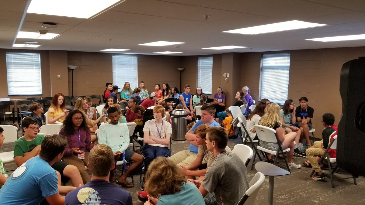 SumCelTeens's tweet photo. We're discussing how to apply what @TRH21 shared with us. @sumceleb #SumCelTeens #mindset https://t.co/ZPLKN4VL5G