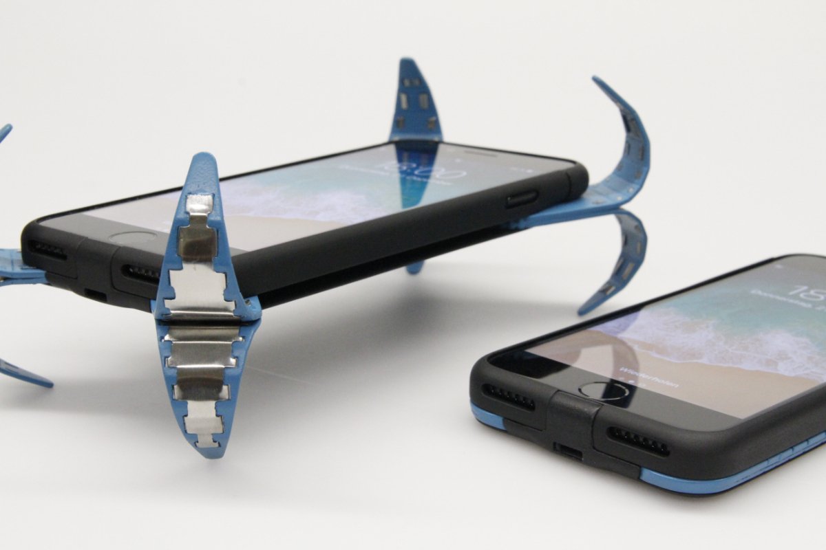 t3n's tweet photo. Diese Schutzhülle aus dem Schwabenlänlde verpasst eurem #iPhone einen Airbag #adcase https://t.co/uiGjmAzTuP https://t.co/C050SloFFF