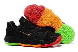 repyoursneaks's tweet photo. Dope design with the #Nike #Hyperdunks #Lowtop. #ballislife #Nike #creation18 https://t.co/CqazDhoHjy