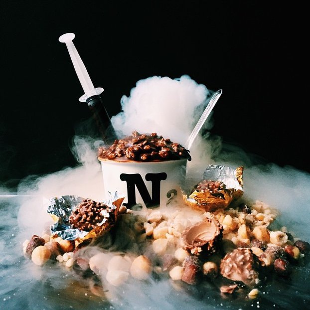 Idees_Locales's tweet photo. #IdéesLocales #canicule A Paris, un glacier confectionne ses glaces avec de l'azote liquide @N2ExtremeGelato https://t.co/ywUinT9h6h https://t.co/P5m9A7bWo7
