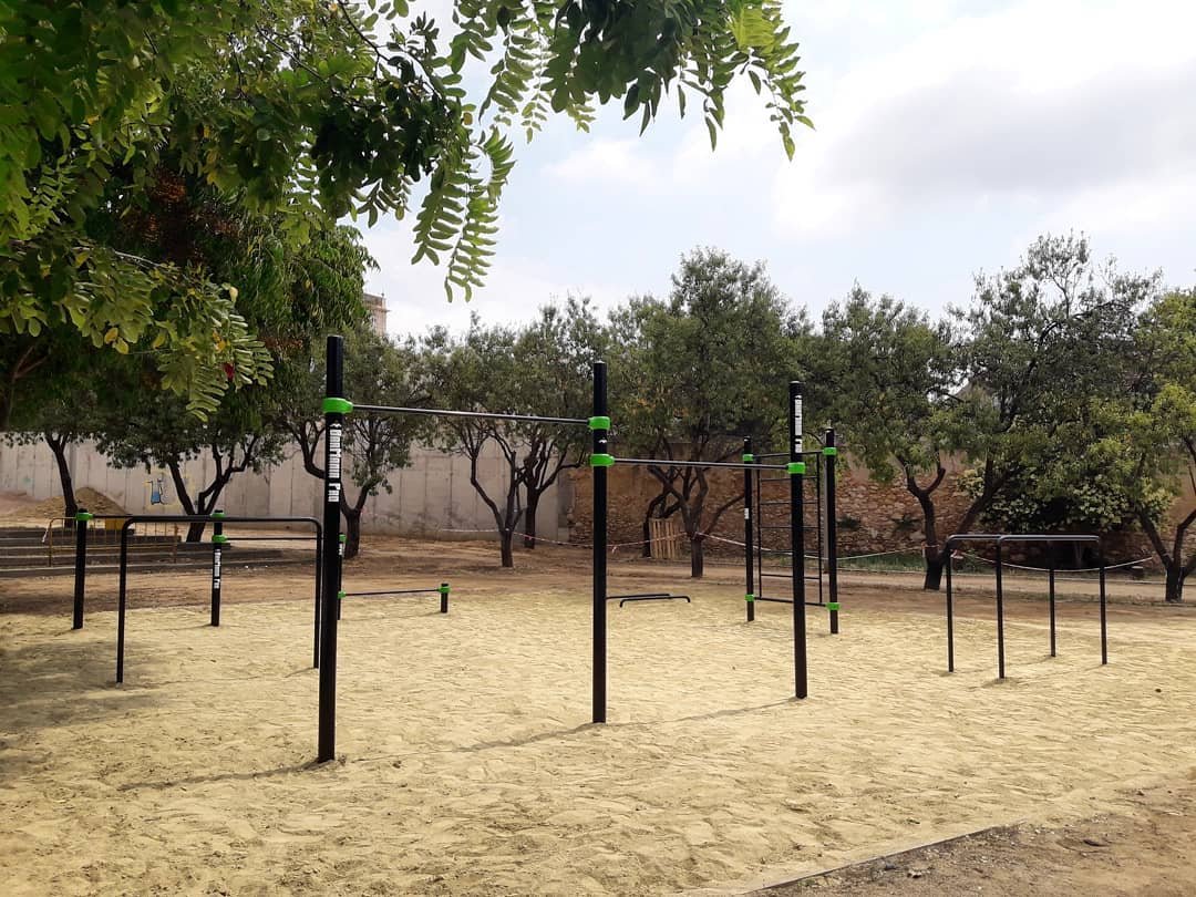 AjlArboc's tweet photo. Hem finalitzat les obres d'instal.lació del workout park de l’Arboç al Parc de Santa Llúcia, un lloc ideal per practicar #esport, #calistenia i #gimnàs a l’aire lliure. Apunt per ser estrenat!!
#esport #lArboç https://t.co/3JvyLGzuAL