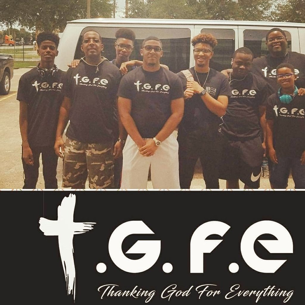 TyFlyEnt's tweet photo. Good Morning!! Love it when my team brings forth new ideas and strategies!!
Let's get it!!
#creativity #freshideas #kspecs #apstyfly #yvngkamo #MusicLov3rz #goals #growth #grind #houston #houstonartists #teamtfe #tyflyent https://t.co/5ccLWqsfUu