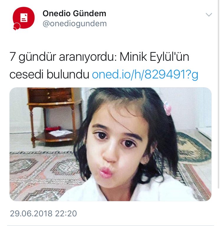 Tuttuğu parti için götünü yırtanlar!
ÇOCUKLAR ÖLÜYOR ÇOCUKLAR!
Sizin ben siyasetinizi sikiyim!