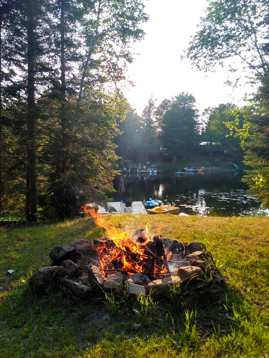 BBQ, bonfire, canoeing, paddle boating, fireworks...I could get used to this☀️🛶😍 #cottagelife #views #trentlakes #ontario #canadaday