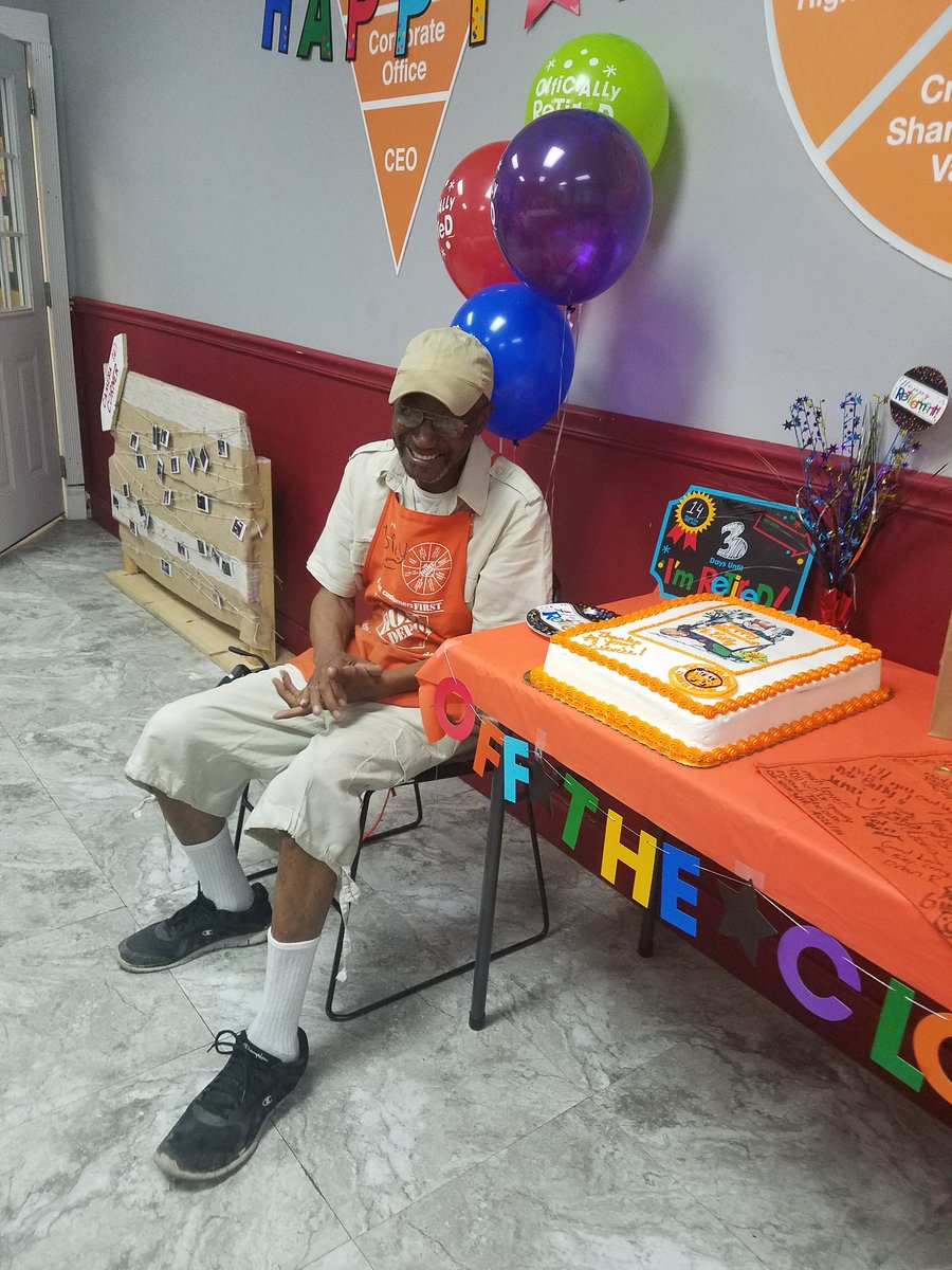 gwenthayer1's tweet photo. Happy Retirement too Mr Billy @ArelonT @THD0501 @Zackery_Kagle @Johnny_B_LLC @sutton3409 @boyd_fb @Donohoo_C @KadeKasner https://t.co/rAPaJ8ZUay