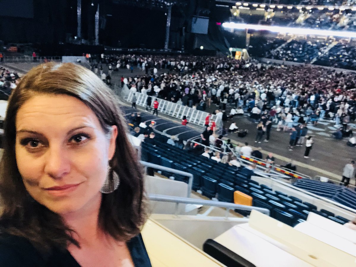 MarinaHagg's tweet photo. Ready for @Eminem! #eminem 
#eminem18 #eminemstockholm https://t.co/7uUhQRqv94