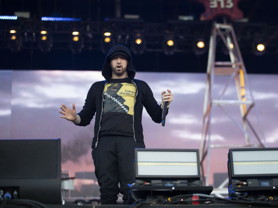 Shari_Shady's tweet photo. He is sooooooo perfect !! @Eminem โค๏ธ
#Only8Days #RevivalTour #Hannover https://t.co/vg2qKU4AFt