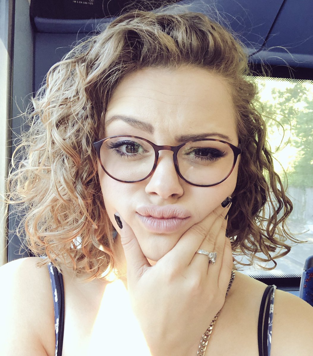 Carrie Hope Fletcher I wish my hair looked like this instead of limp spaghetti. Carrie hope Carrie Hope Fletcher I wish my hair looked like this instead of limp spaghetti. Carrie hope