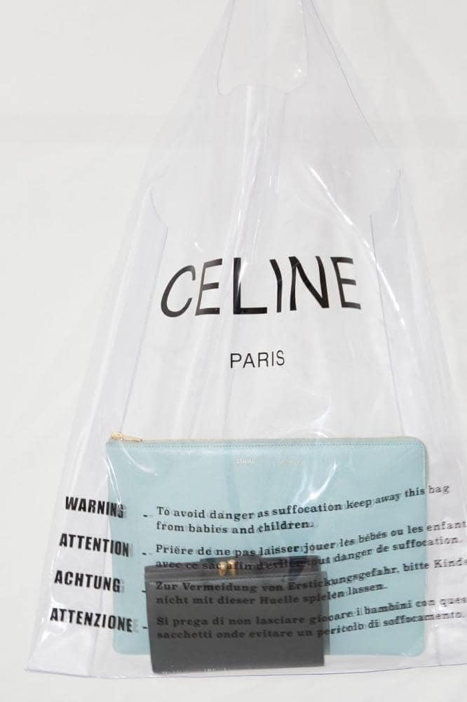 KatieLewisCMS's tweet photo. Today I got a plastic bag for our office move, and I saved $500+ on the fall 2018 Céline bag. #AmIABloggerNow? #CelinePlasticBag https://t.co/wLfK5fMrIe