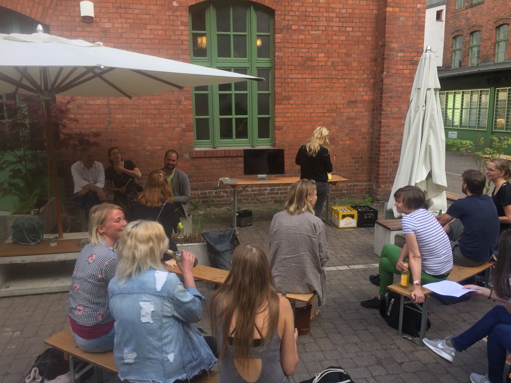 Herzblutfaktor's tweet photo. Our #meetup with @viadrina students is about to start: https://t.co/MJ5tX7z5NC #coworking #ruralcoworking #coloving https://t.co/glOJeh5MzF