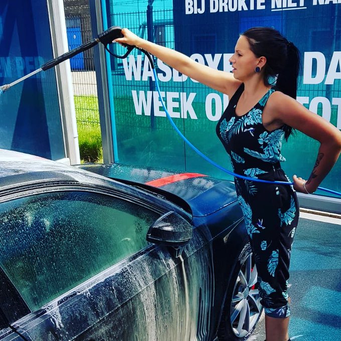 Car washing 🎵 🎶 🤣 #joleelove #bigtits #happyme #carwashday @joleeloveberlin @AudiOfficial https://t.<a href="/tag/joleelove"class="tags">#joleelove</a><a href="/tag/bigtits"class="tags">#bigtits</a><a href="/tag/happyme"class="tags">#happyme</a><a href="/tag/carwashday"class="tags"><span>#carwashday</span></a>