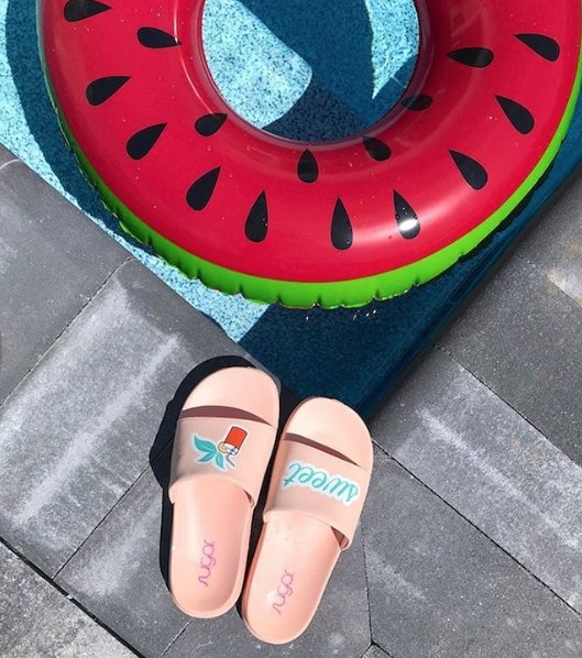 ShopSugarBrand's tweet image. Sweet tea #poolslides and watermelon #floaties!🍉