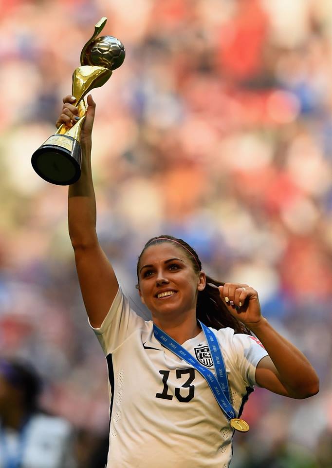 Happy birthday, Alex Morgan! gros bisous de France      