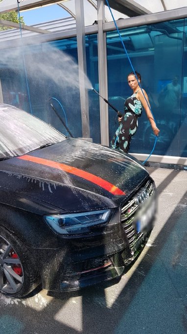 Car washing 🎵 🎶 🤣 #joleelove #bigtits #happyme #carwashday @joleeloveberlin @AudiOfficial https://t.<a href="/tag/joleelove"class="tags">#joleelove</a><a href="/tag/bigtits"class="tags">#bigtits</a><a href="/tag/happyme"class="tags">#happyme</a><a href="/tag/carwashday"class="tags"><span>#carwashday</span></a>