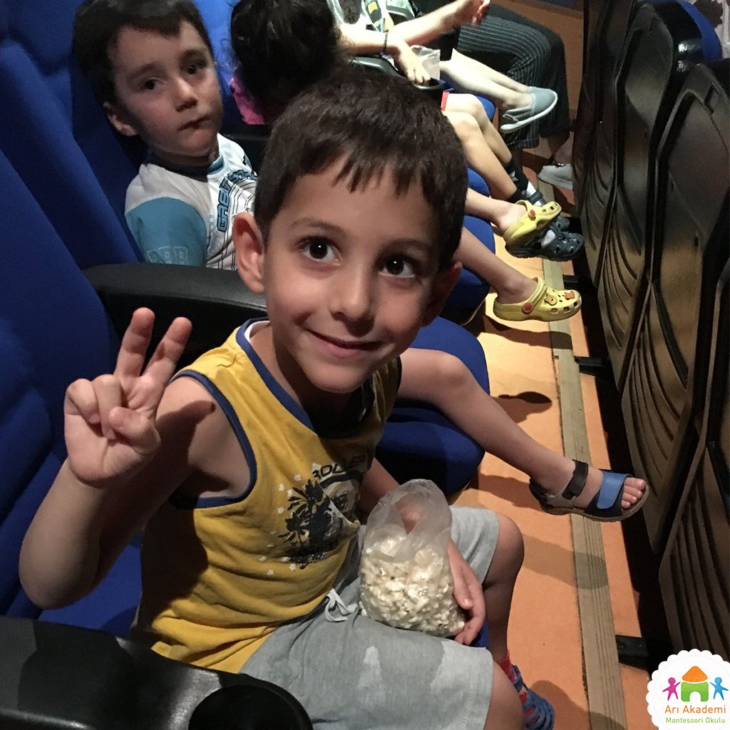 AriAkademi's tweet photo. Sinema etkinliğimizden kareler..
➤ https://t.co/0E30EJpfSh
#montessori #montessoriokulu #yazokulu https://t.co/zpTxL2OGgE