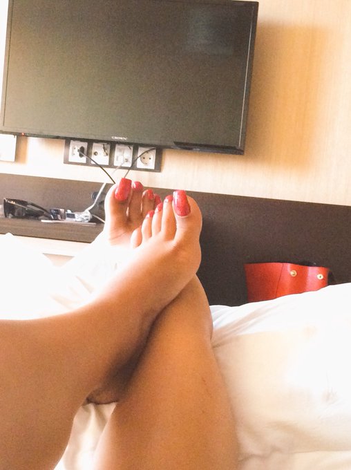 Dirty....Sandy Feet.....Looking forward to seeing my old Bulgarian slaves. It&rsquo;s been a while! #GoddessReem<a href="/tag/nessebar"class="tags"><span>#nessebar</span></a><a href="/tag/bulgaria"class="tags"><span>#bulgaria</span></a><a href="/tag/goddessreem"class="tags"><span>#goddessreem</span></a><a href="/tag/internation"class="tags"><span>#internation</span></a>